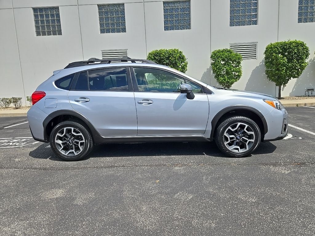 Thumbnail: 2016 Subaru Crosstrek - 8