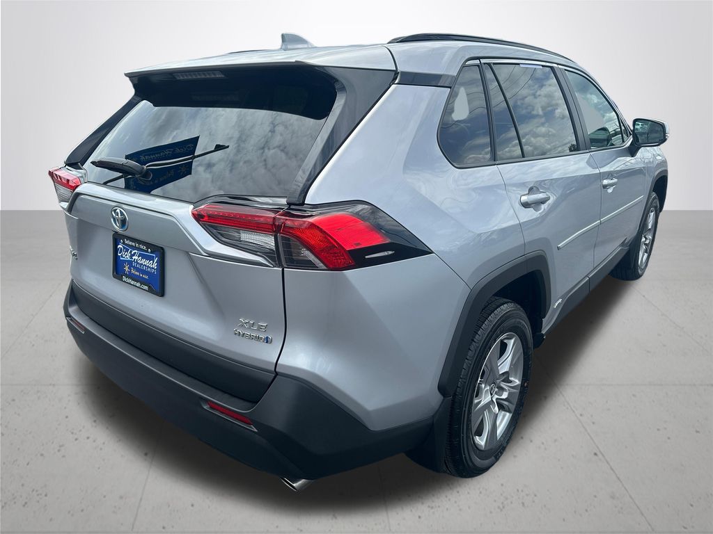 2024 Toyota RAV4 Hybrid XLE