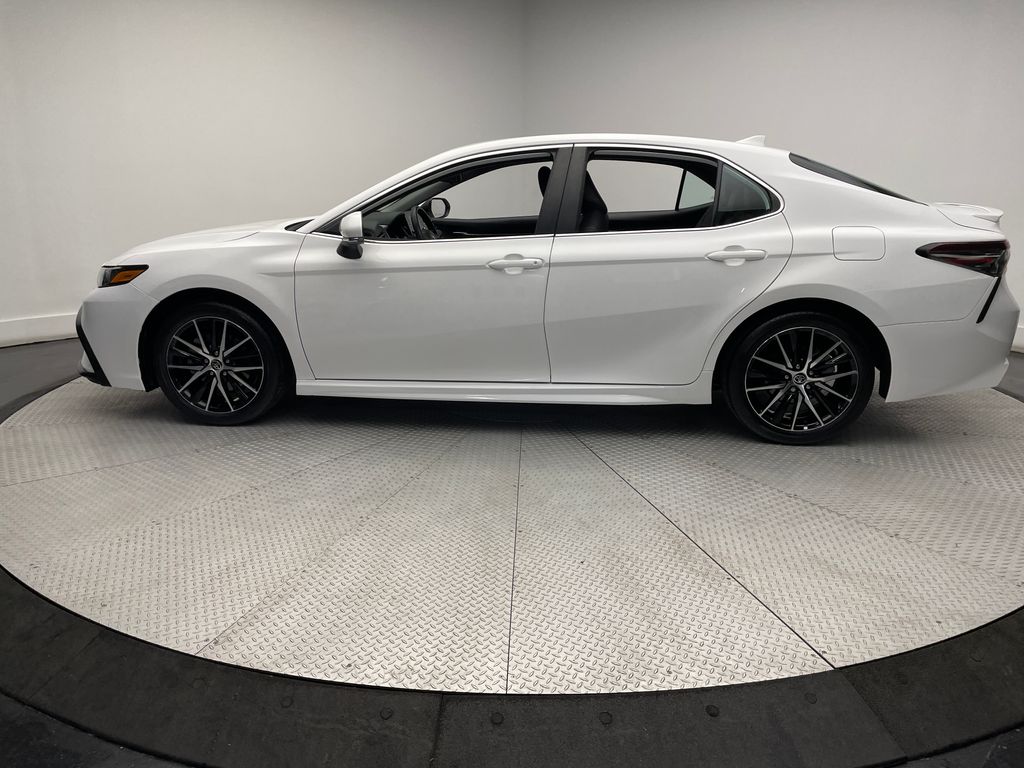 2022 Toyota Camry SE 8