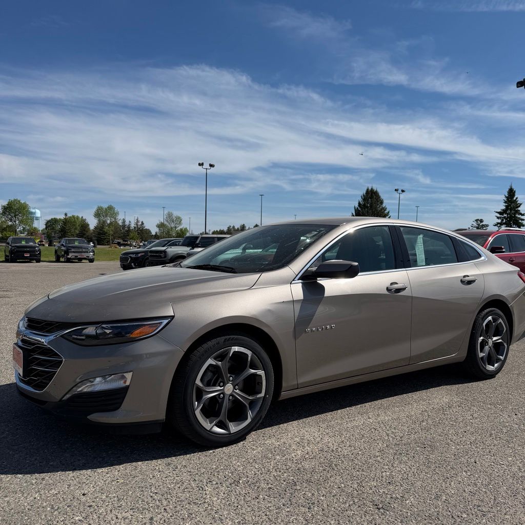 Mineral Gray Metallic 2024 Chevrolet Malibu LT with 1LT FWD Sedan Front-Wheel Drive Continuously Variable Transmission