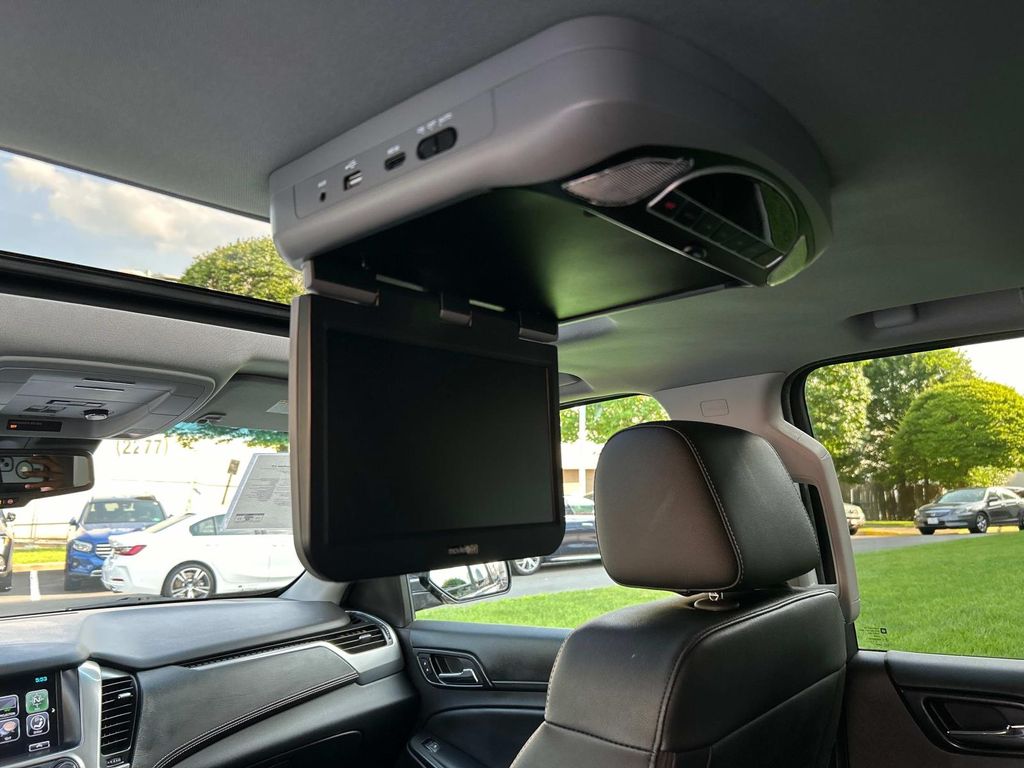 Thumbnail: 2018 Chevrolet Suburban - 22