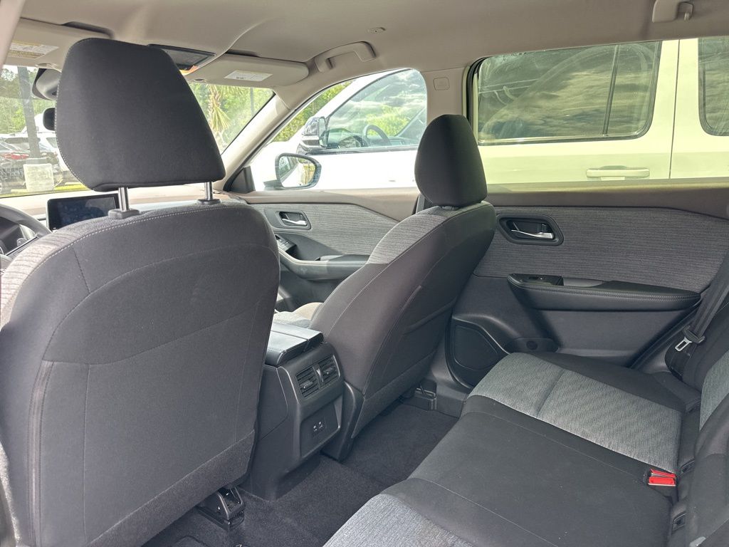 2023 Pearl White Tricoat Nissan Rogue SV FWD SUV