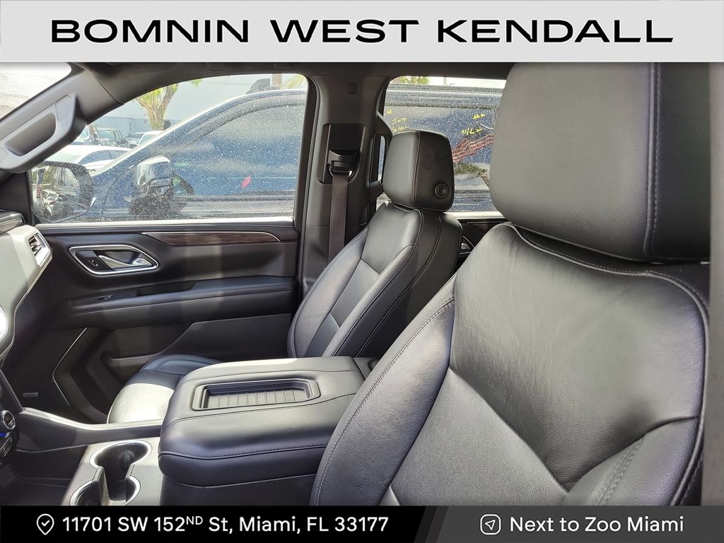 2021 Chevrolet Suburban LT photo