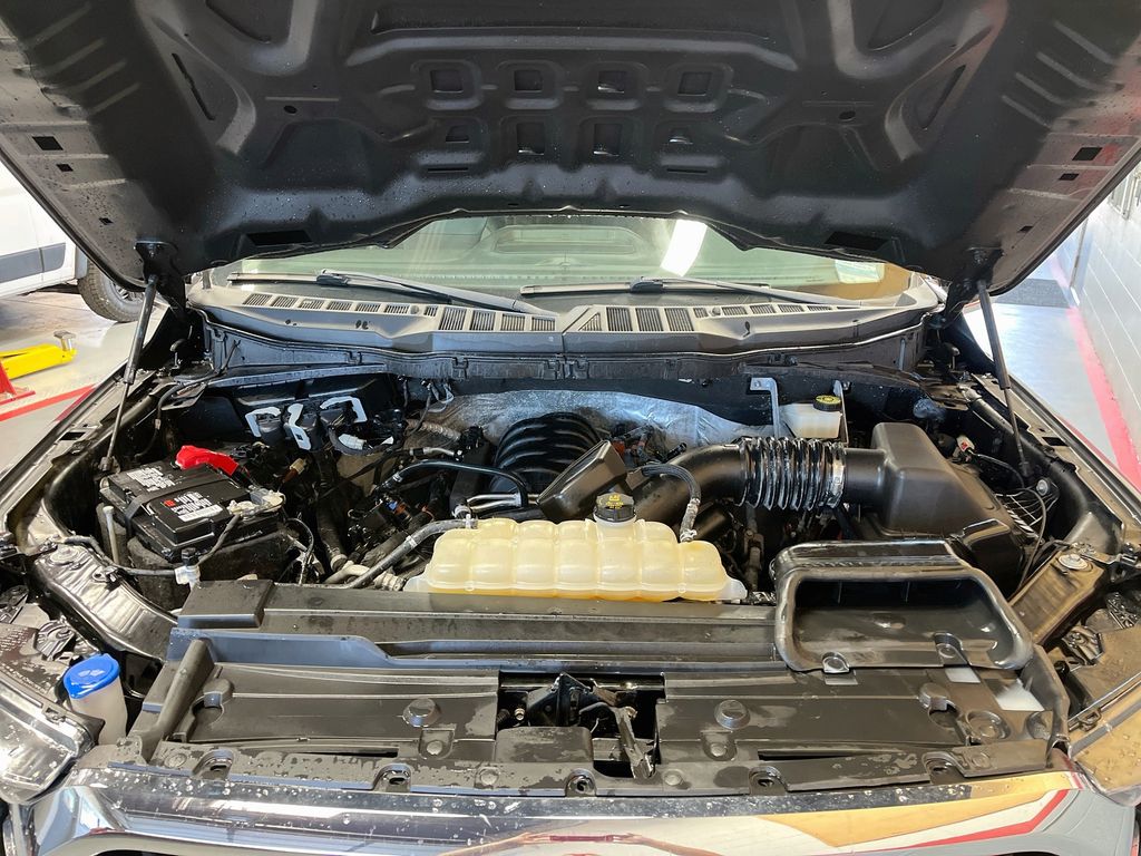 Used 2023 Black Metallic Ford Lariat image 31