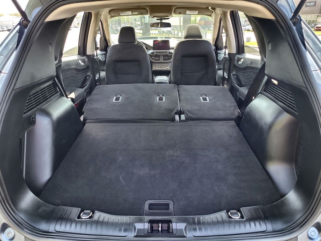 2020 Ford Escape SE 21