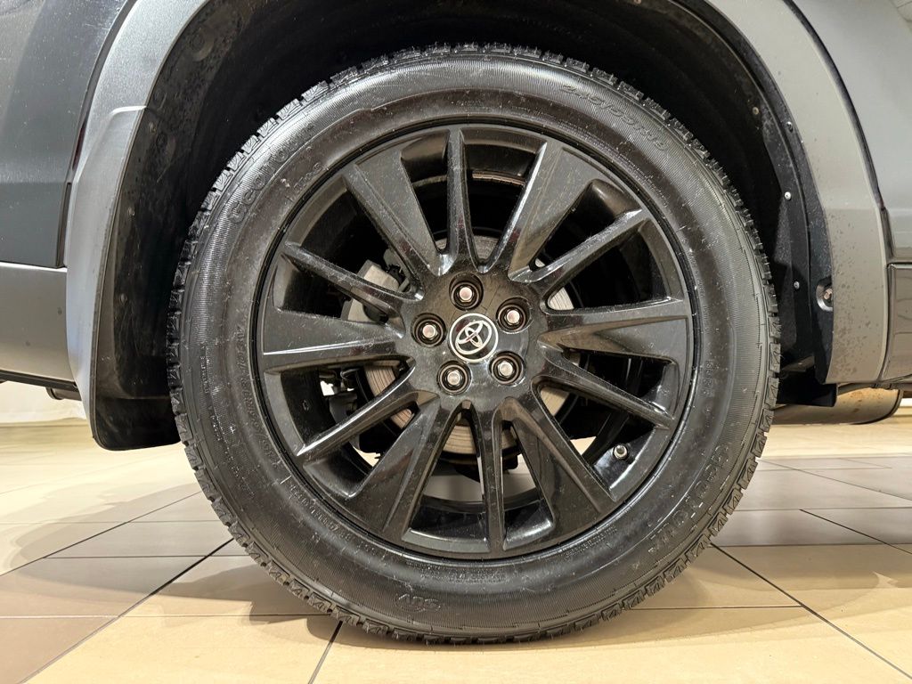 Thumbnail: 2016 Toyota Highlander - 9