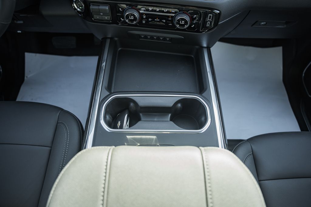 ChevroletSilverado 3500HD33