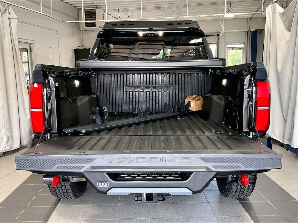 2025 Toyota Tacoma Hybrid — photo 32