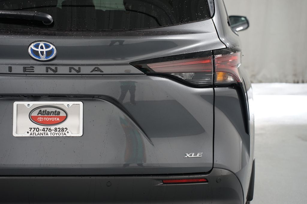 Thumbnail: 2025 Toyota Sienna - 10