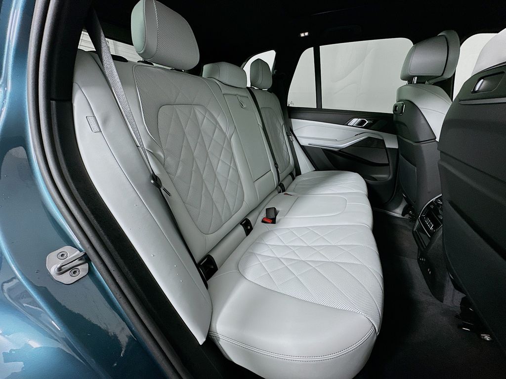 Thumbnail: 2025 BMW X5 - 28