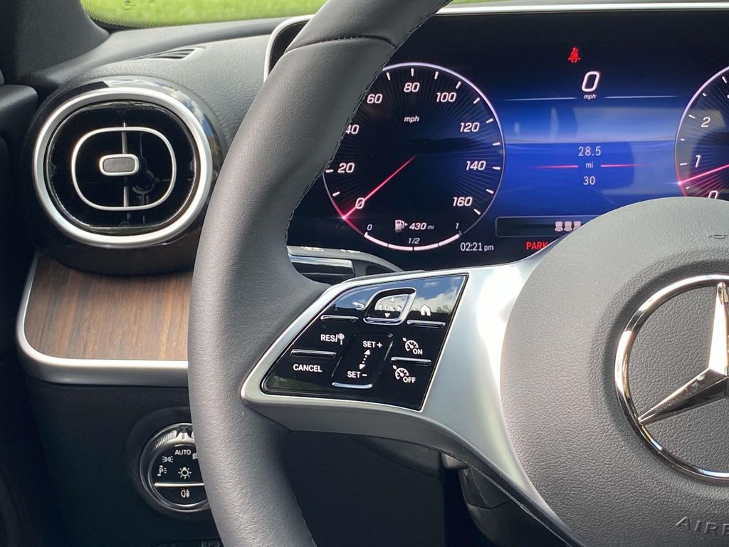 Thumbnail: 2024 Mercedes-Benz C-Class - 28