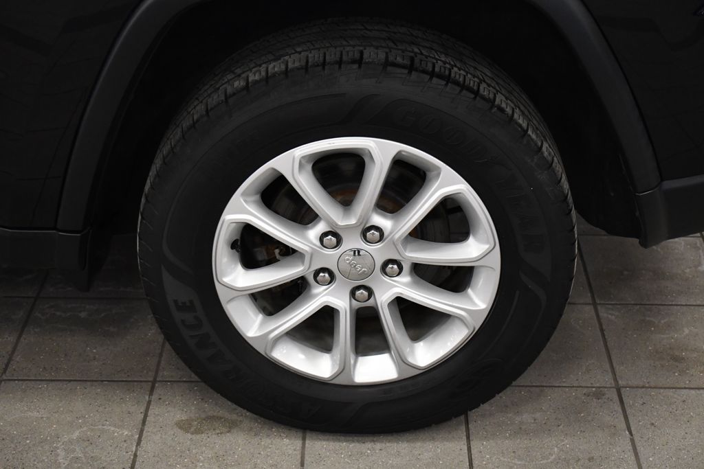 Thumbnail: 2016 Jeep Grand Cherokee - 12