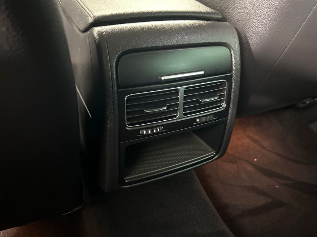 Used 2017  Volkswagen V6 Sport image 15