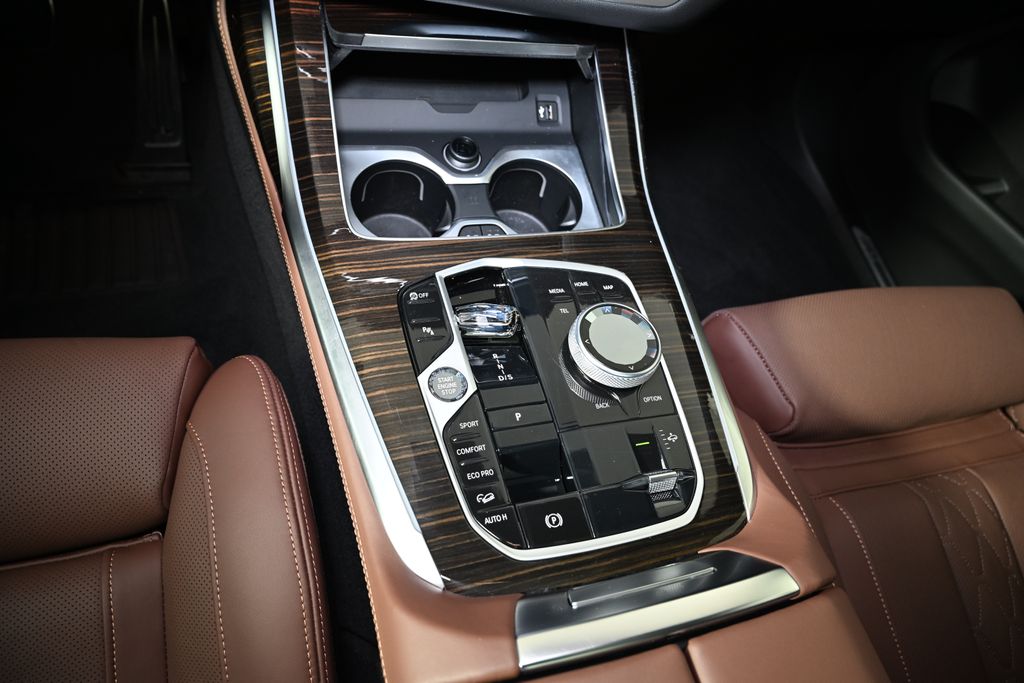 Thumbnail: 2026 BMW X7 - 20