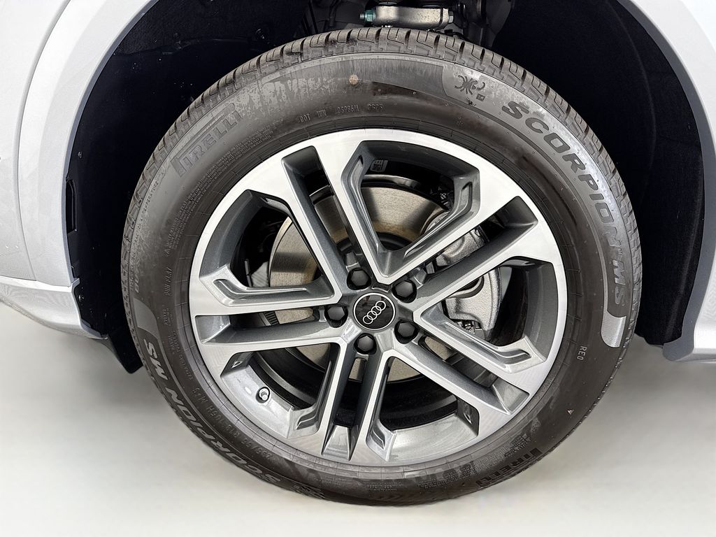 Thumbnail: 2025 Audi Q5 - 30