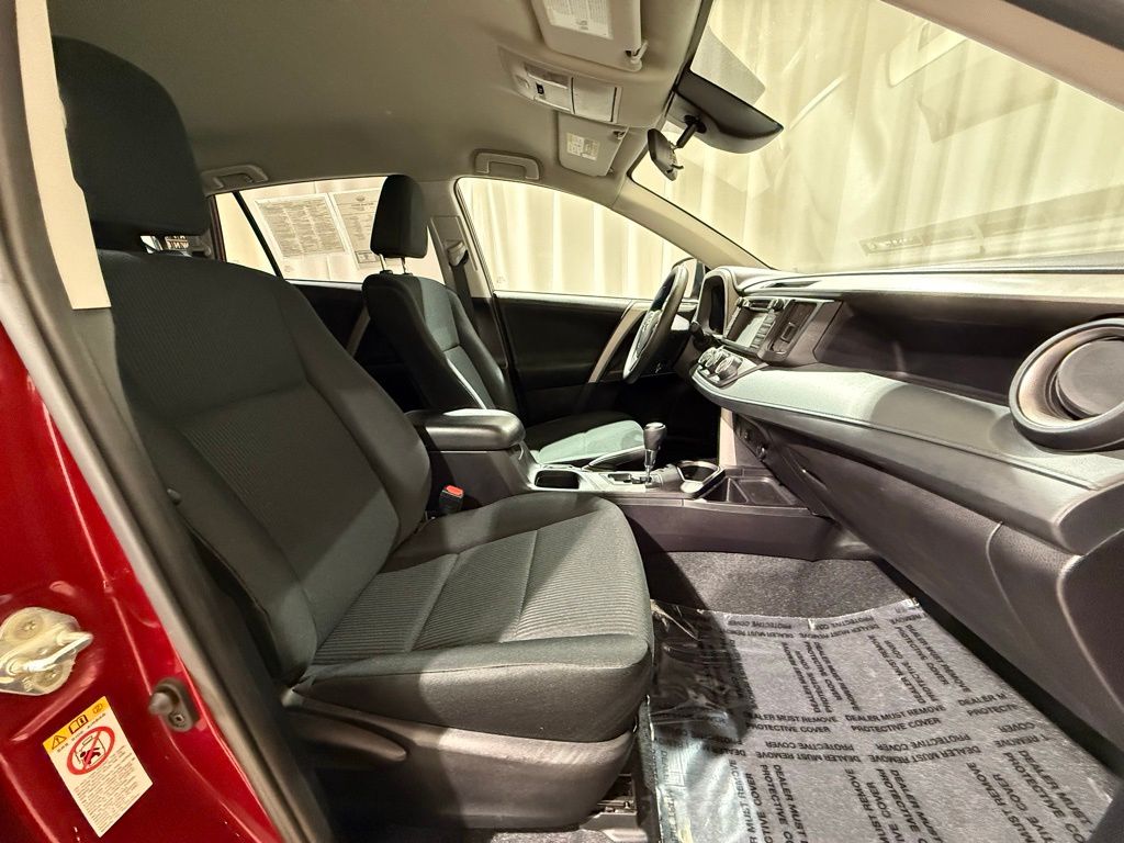 Thumbnail: 2018 Toyota RAV4 - 20