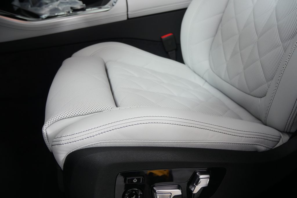 Thumbnail: 2026 BMW X5 - 9