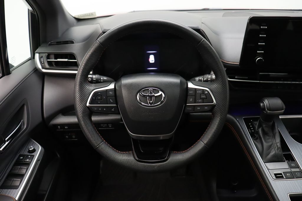 2022 Toyota Sienna XSE 22