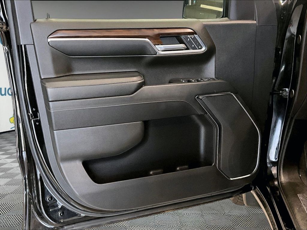 2024 GMC Sierra 1500 — photo 10