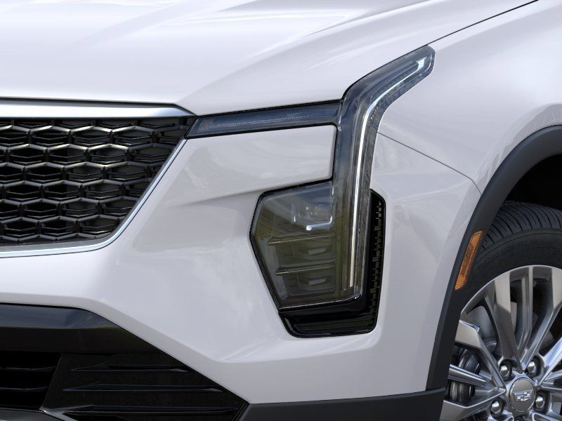 2024 Cadillac XT4 Luxury 8