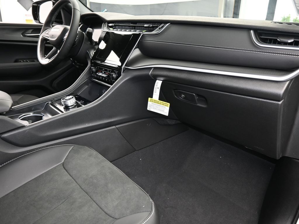 Used 2025 Bright White Clearcoat Jeep Altitude X image 39