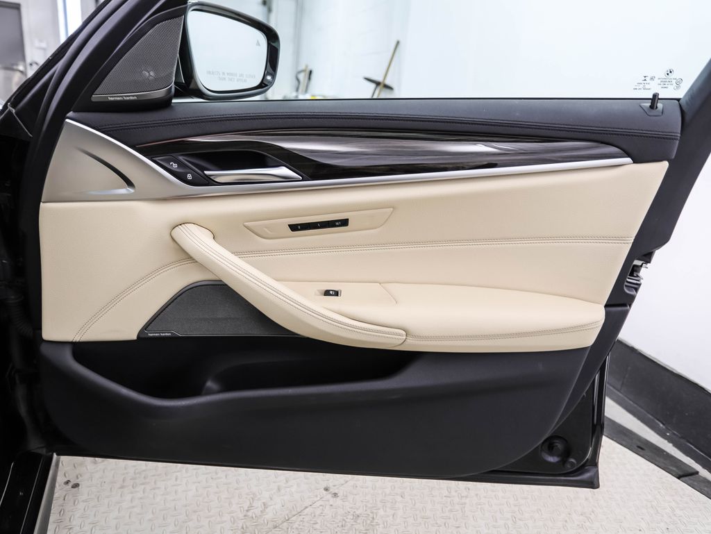 Thumbnail: 2020 BMW 5 Series - 29