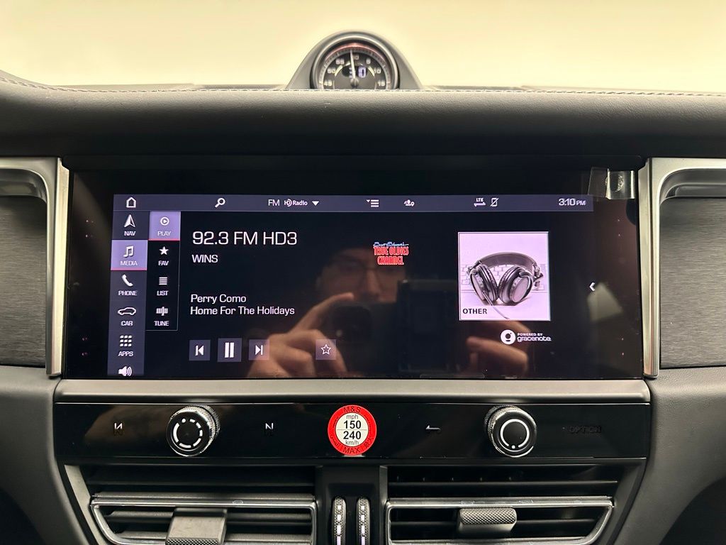 Thumbnail: 2024 Porsche Macan - 15