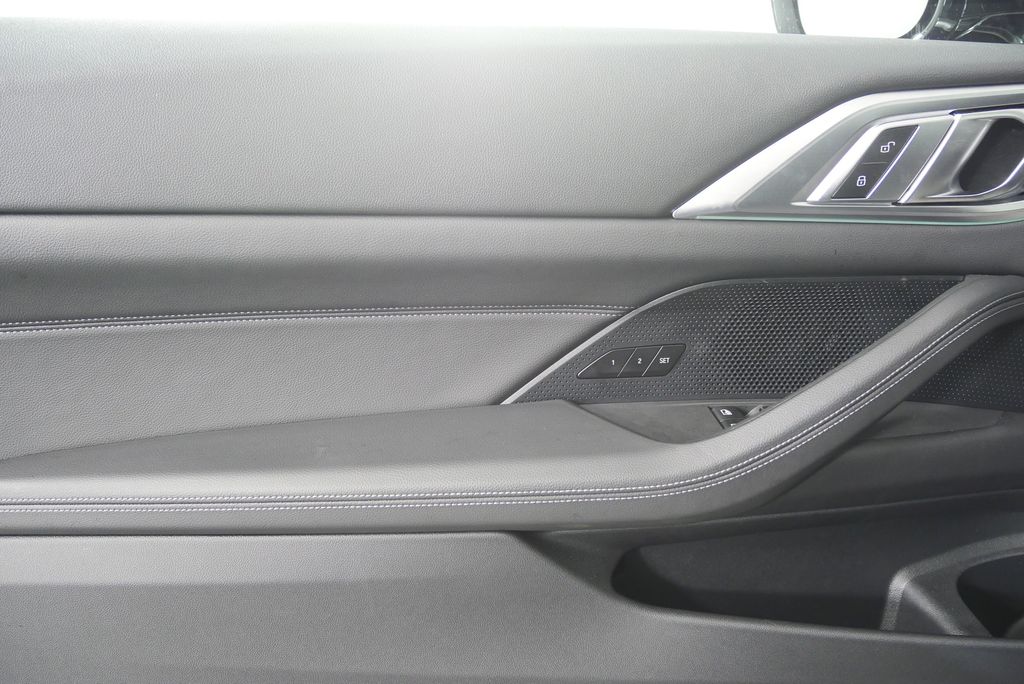 Thumbnail: 2025 BMW 4 Series - 9