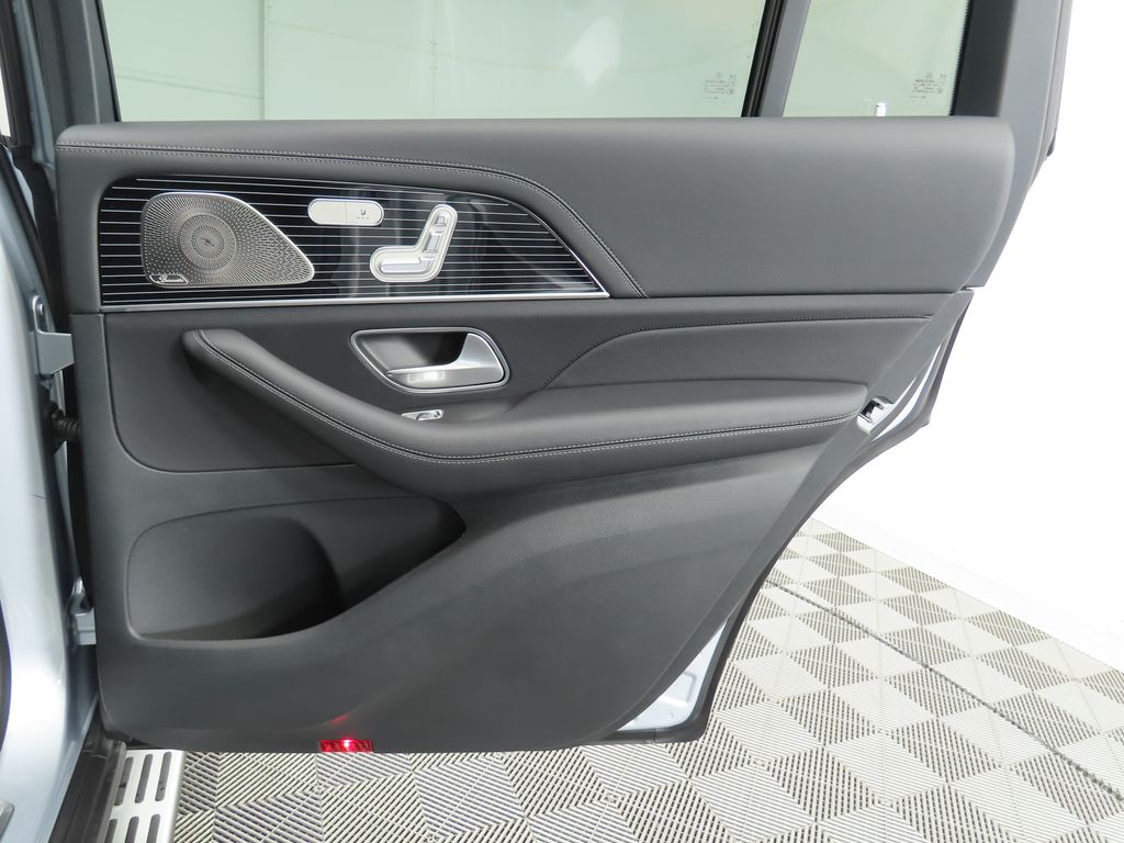 Thumbnail: 2026 Mercedes-Benz GLS - 29