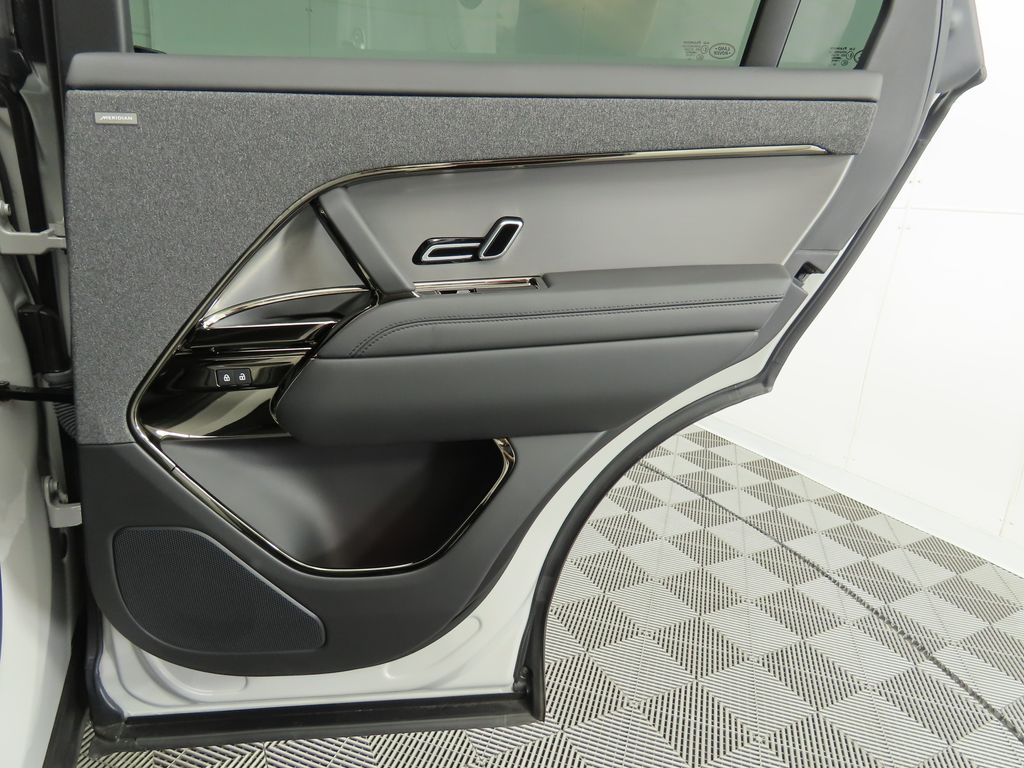 Thumbnail: 2023 Land Rover Range Rover Sport - 28