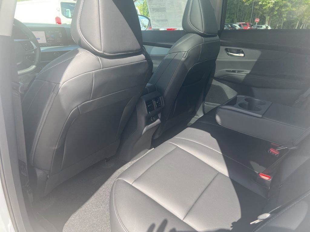 2025 Everest White Pearl Tricoat Nissan Murano SL AWD SUV