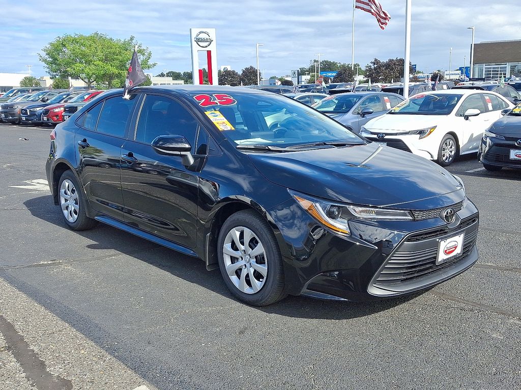 Thumbnail: 2025 Toyota Corolla - 3