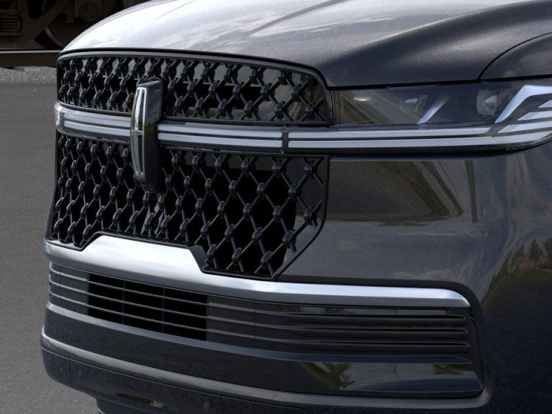 Thumbnail: 2026 Lincoln Navigator L - 17
