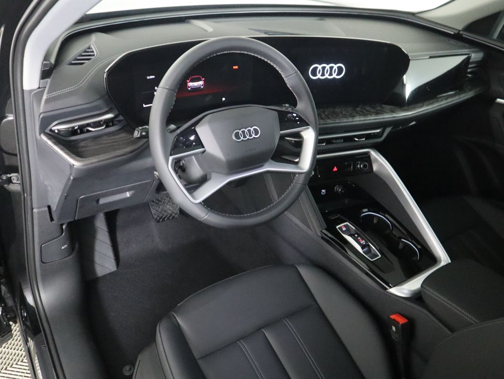 Thumbnail: 2025 Audi Q5 - 11
