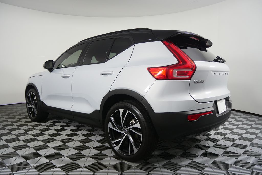 Thumbnail: 2022 Volvo XC40 - 5