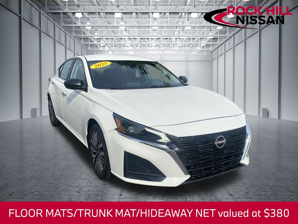 Glacier White 2025 Nissan Altima Sedan Front-Wheel Drive Continuously Variable Transmission