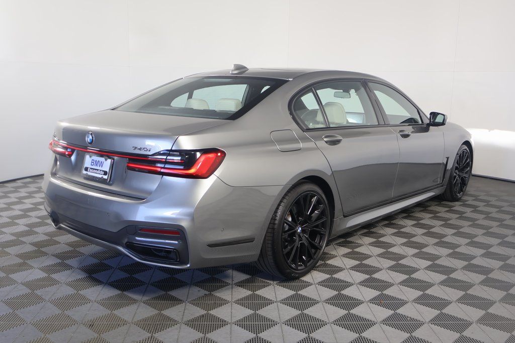 Thumbnail: 2022 BMW 7 Series - 6