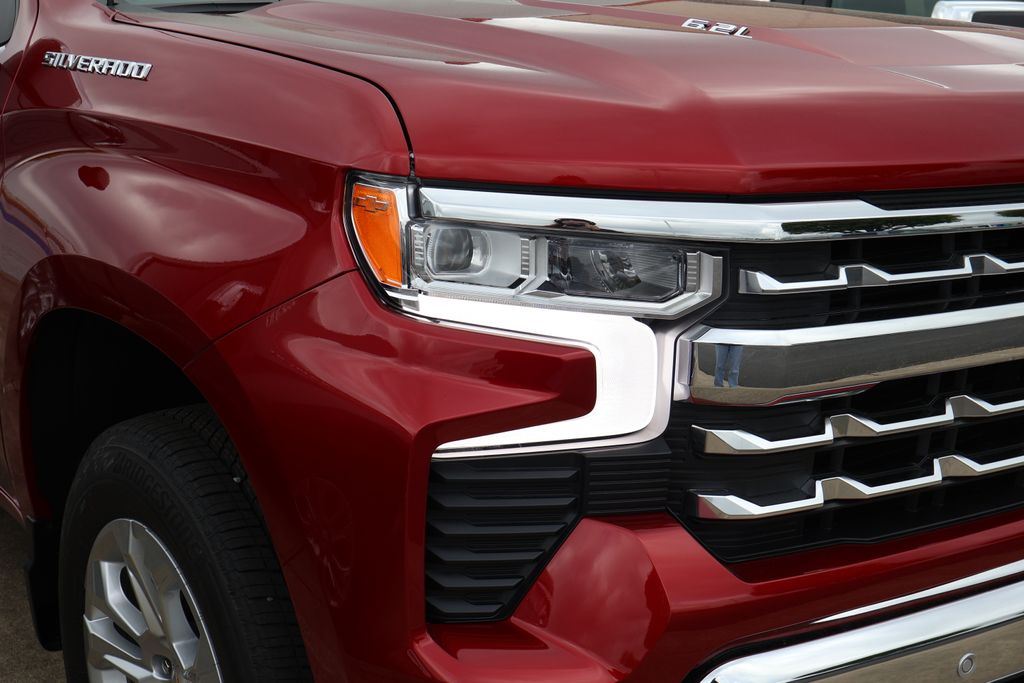 2025 Chevrolet Silverado 1500 LTZ 4