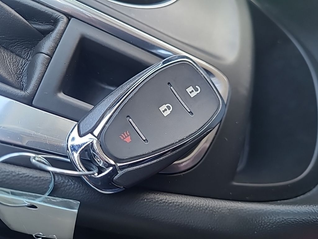 used 2022 Chevrolet Equinox car, priced at $15,390