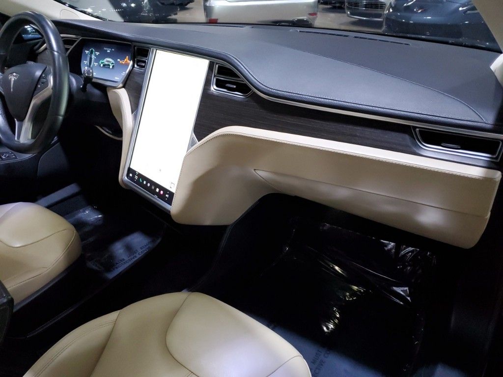 2014 Tesla Model S P85D 17