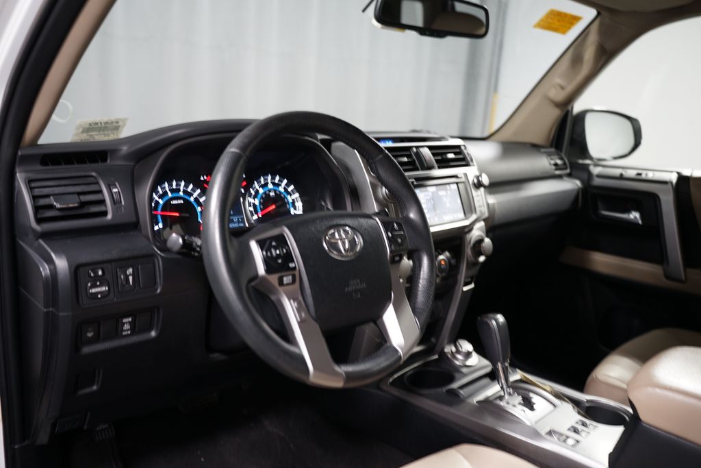 Thumbnail: 2019 Toyota 4Runner - 7