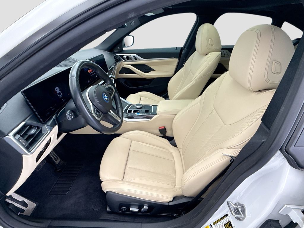 Thumbnail: 2023 BMW i4 - 18