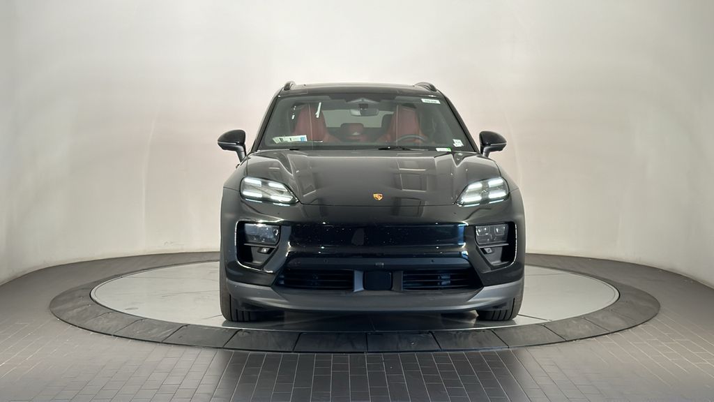 Thumbnail: 2025 Porsche Macan - 10