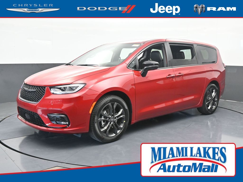 2026 Chrysler Pacifica Select's photo