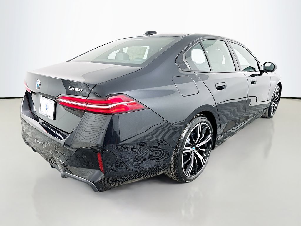 Thumbnail: 2027 BMW 5 Series - 5
