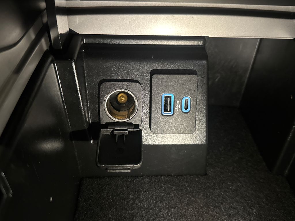 2022 Atlas Blue Metallic Ford Explorer ST-Line RWD SUV