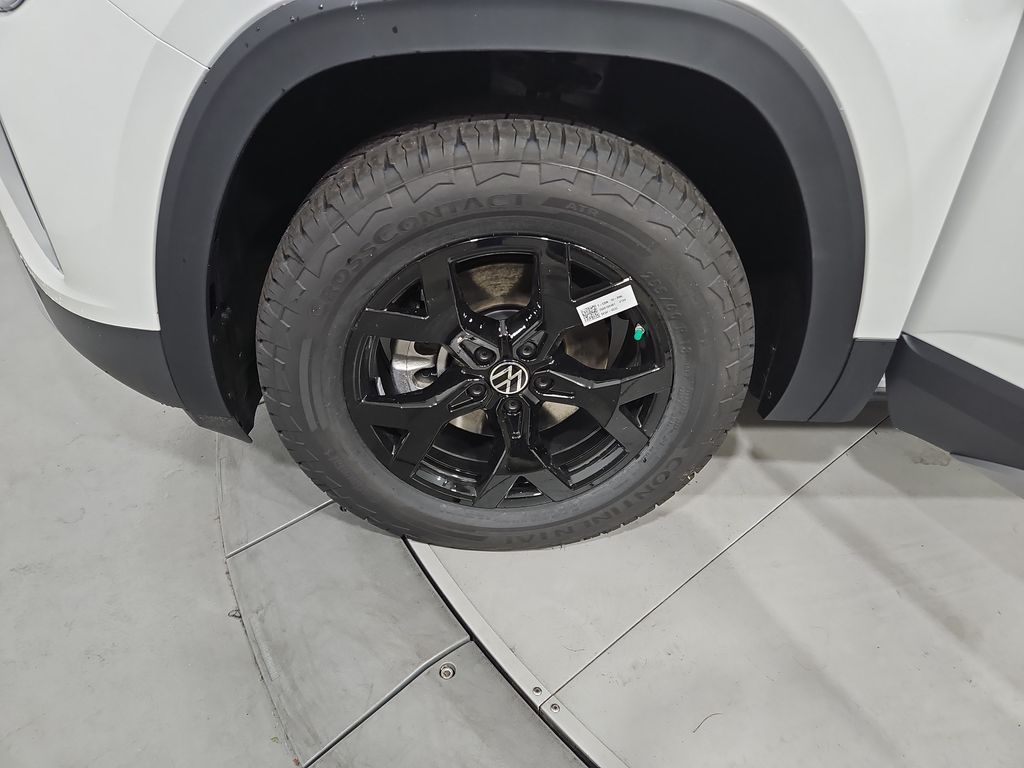 New 2026 White/off-white Volkswagen 2.0T Peak Edition image 25