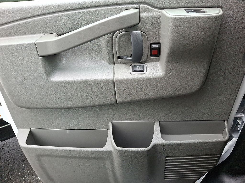 2025 Chevrolet Express 3500 Work Van - 6