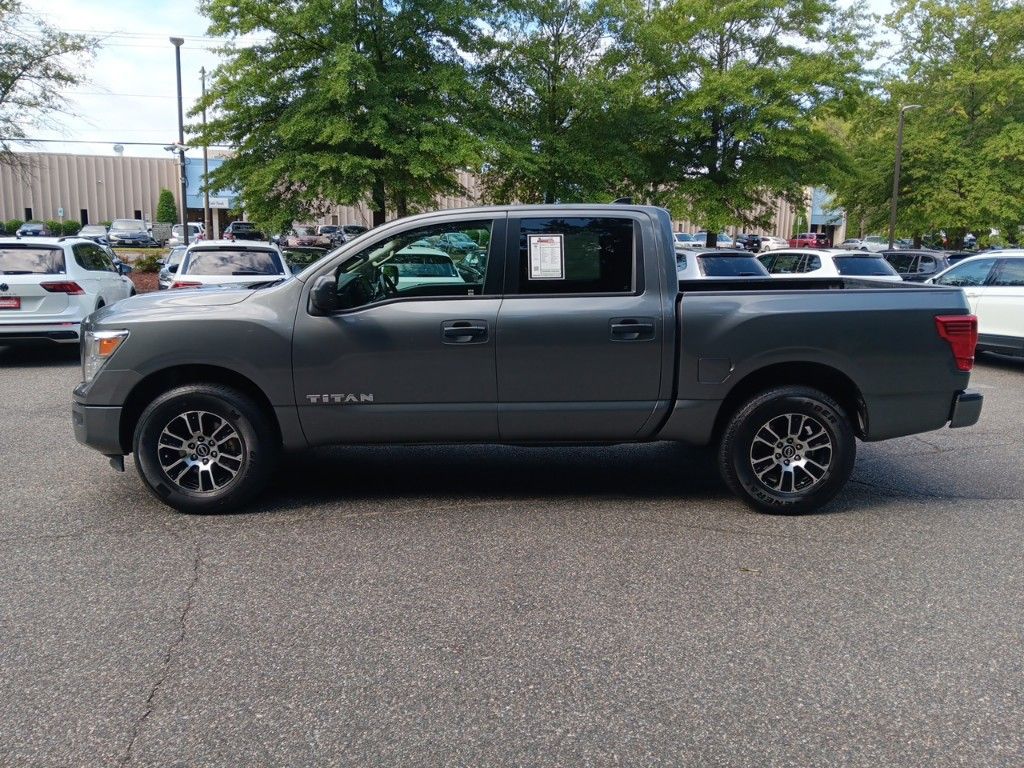 2023 Nissan Titan SV 4