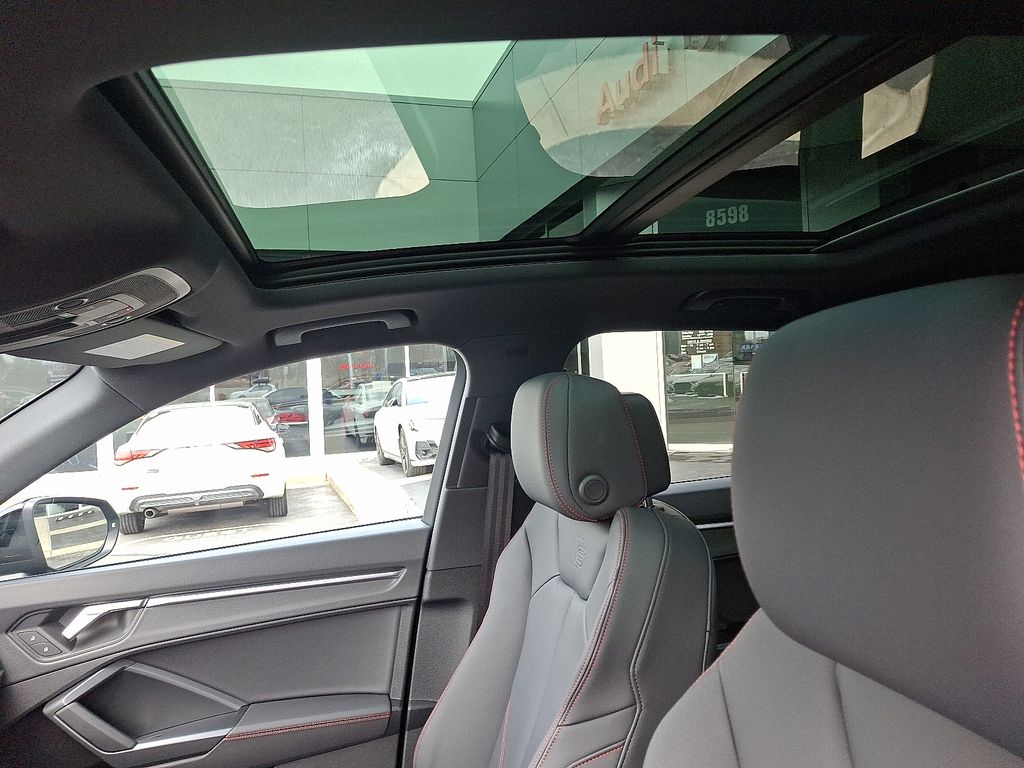 Thumbnail: 2025 Audi Q3 - 14